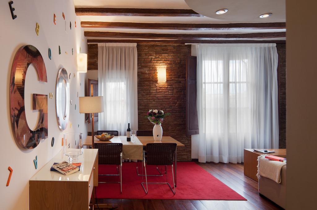 Apartamentos La Casa De Les Lletres Βαρκελώνη Εξωτερικό φωτογραφία